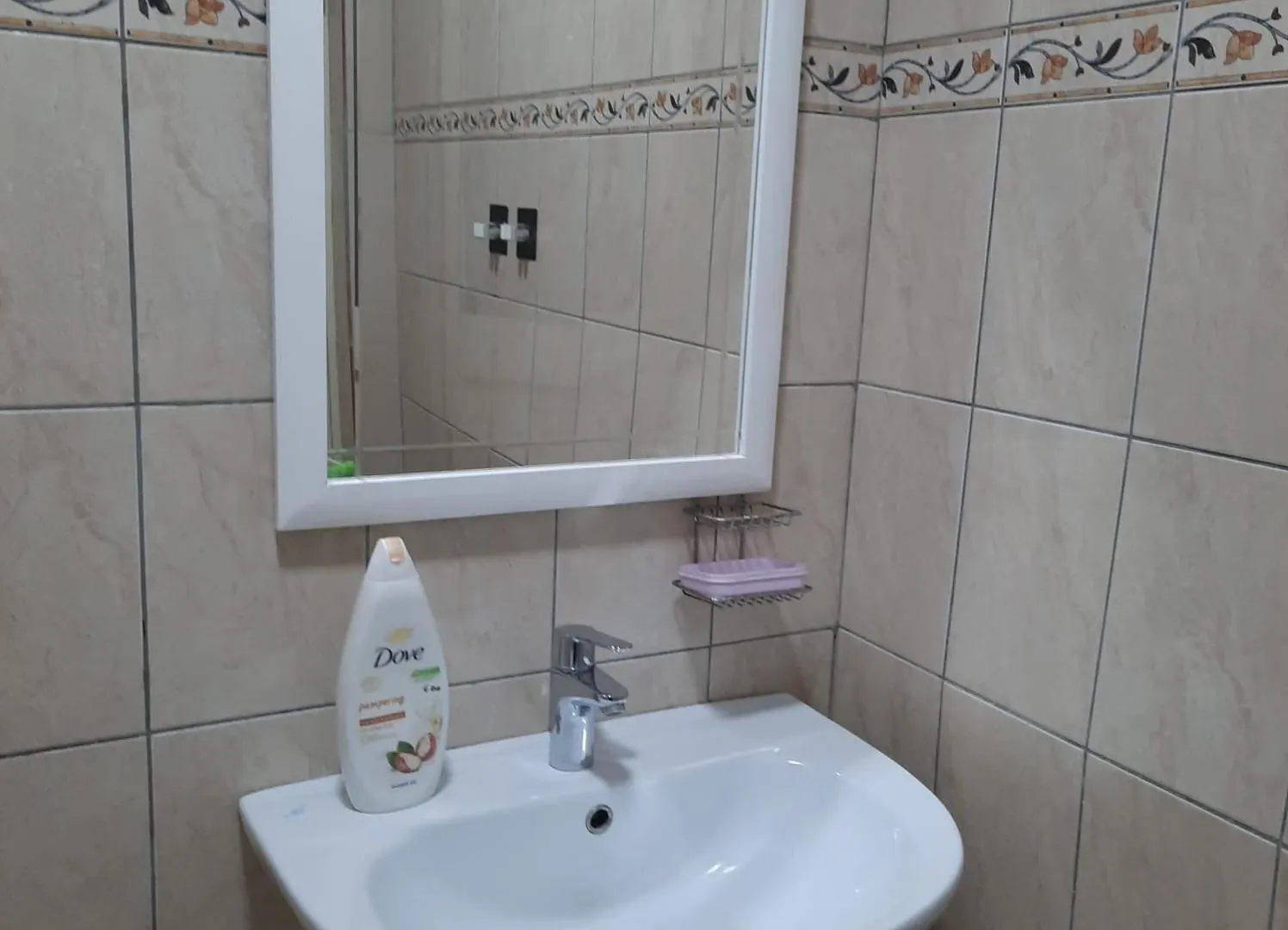 Xhoel Apartment ヒマラ 0*,